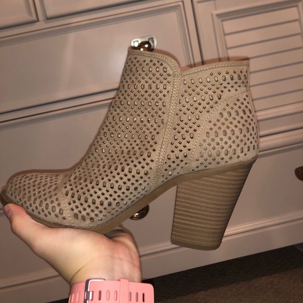 Tan Booties, super cute